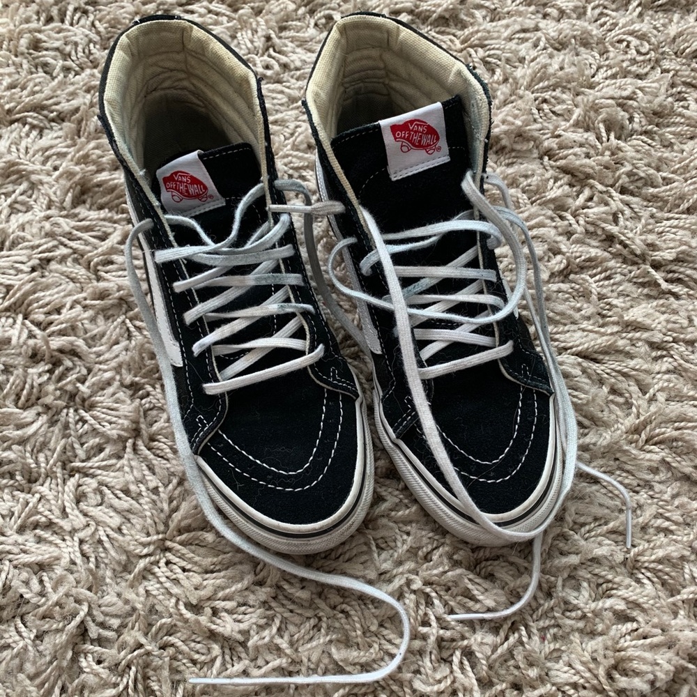 Black high stop vans